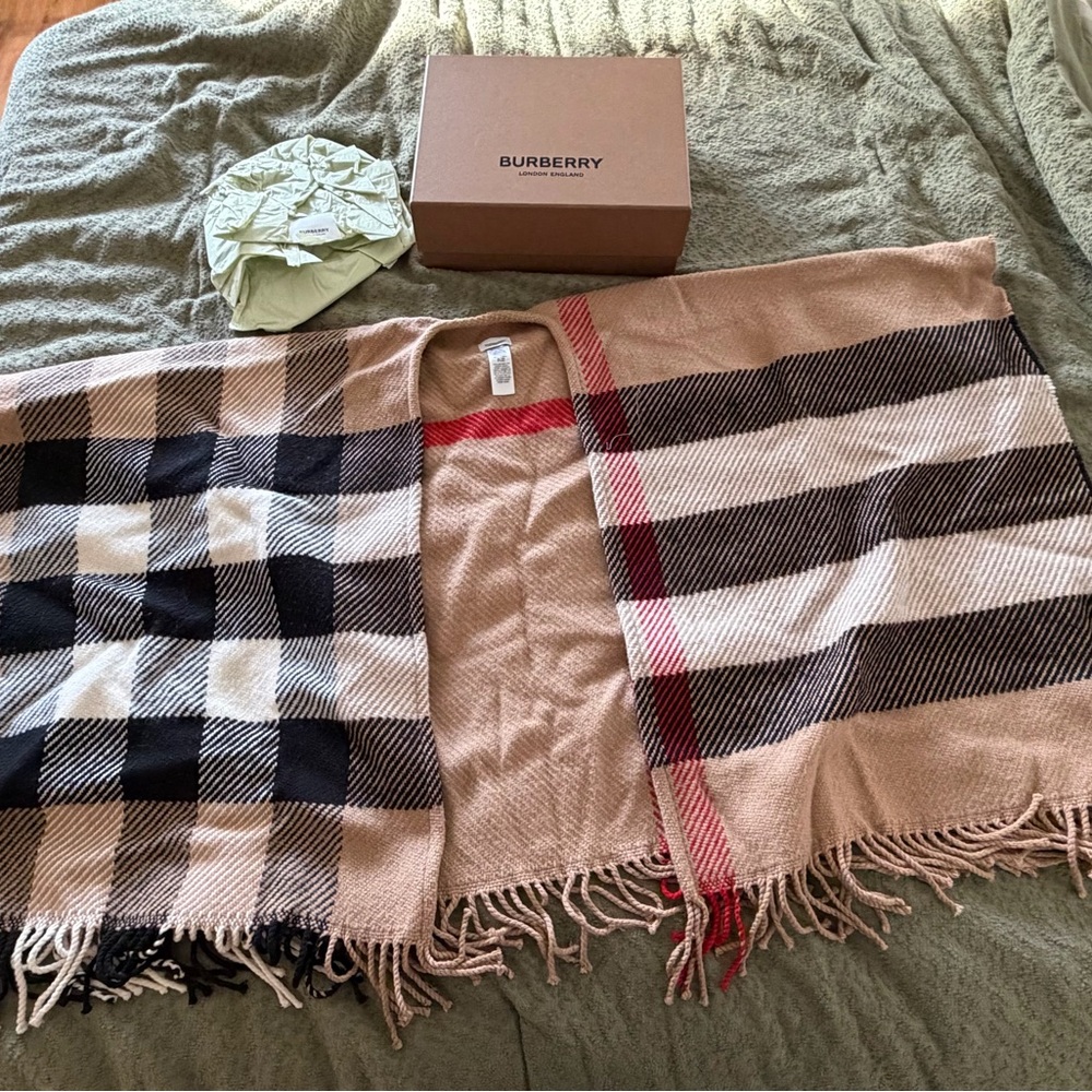 Burberry Cape/Poncho